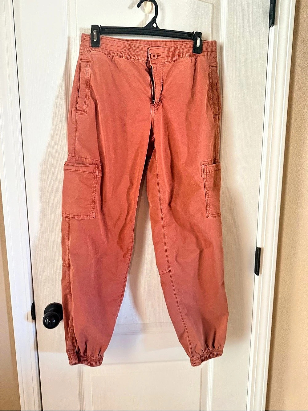 American Eagle Cargo Jogger Pants in Orange Size 2
